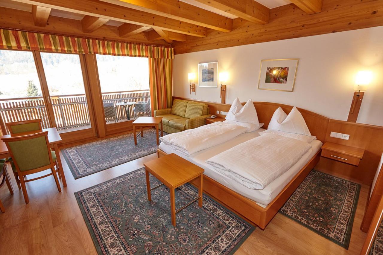 Hotel Broetz Rasun di Sotto Bagian luar foto
