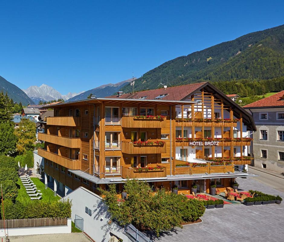 Hotel Broetz Rasun di Sotto Bagian luar foto