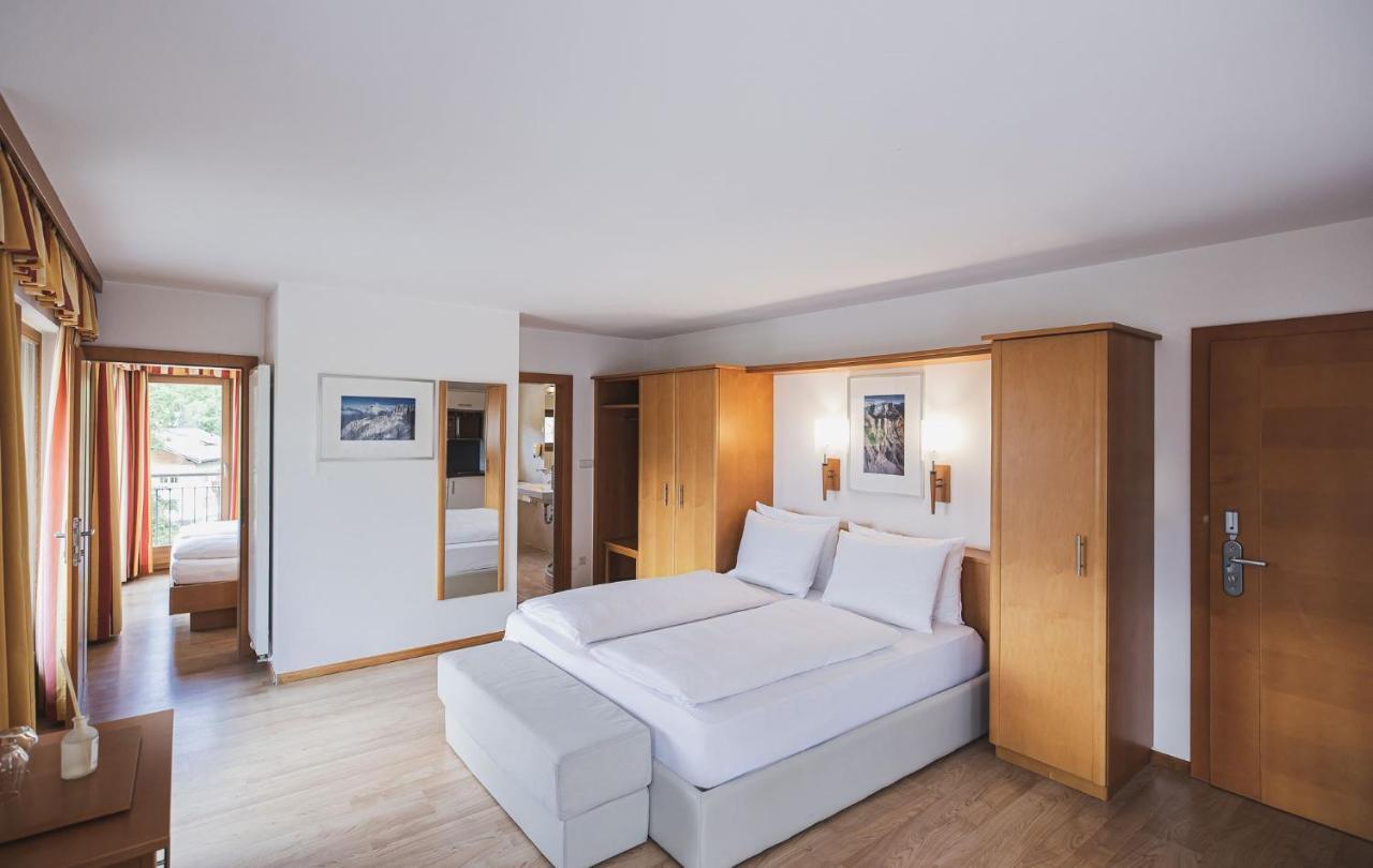 Hotel Broetz Rasun di Sotto Bagian luar foto