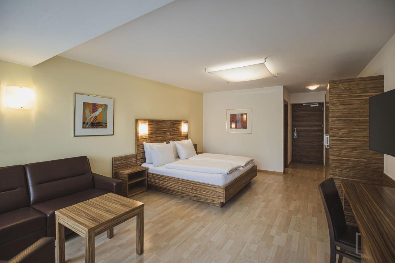 Hotel Broetz Rasun di Sotto Bagian luar foto