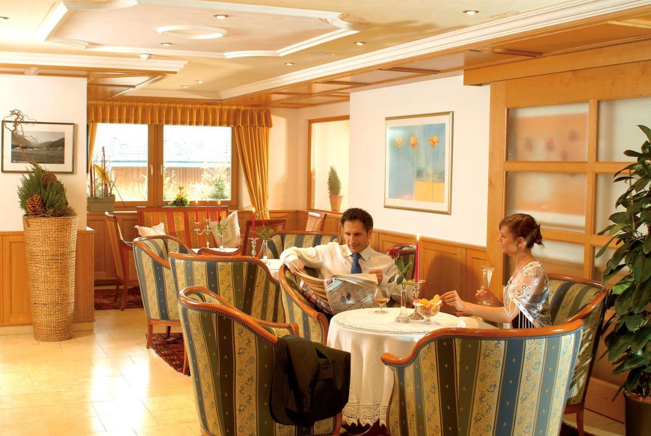 Hotel Broetz Rasun di Sotto Bagian luar foto