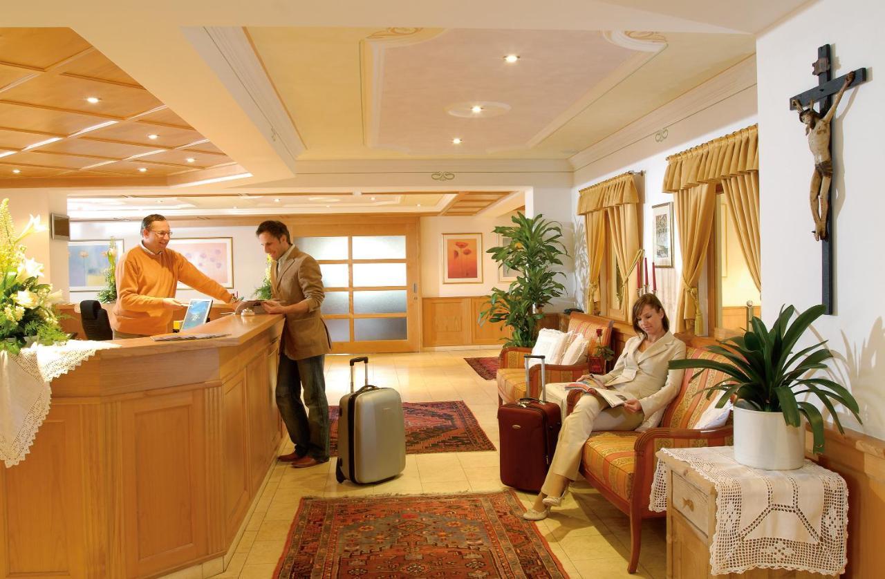 Hotel Broetz Rasun di Sotto Bagian luar foto