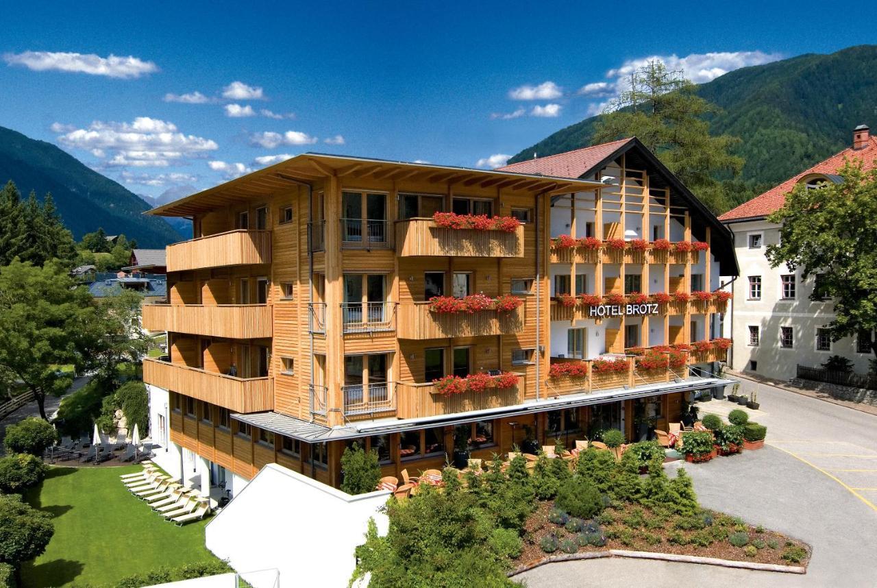 Hotel Broetz Rasun di Sotto Bagian luar foto