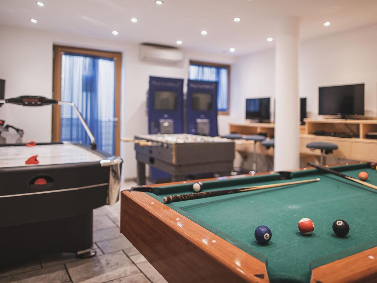 Hotel Broetz Rasun di Sotto Bagian luar foto