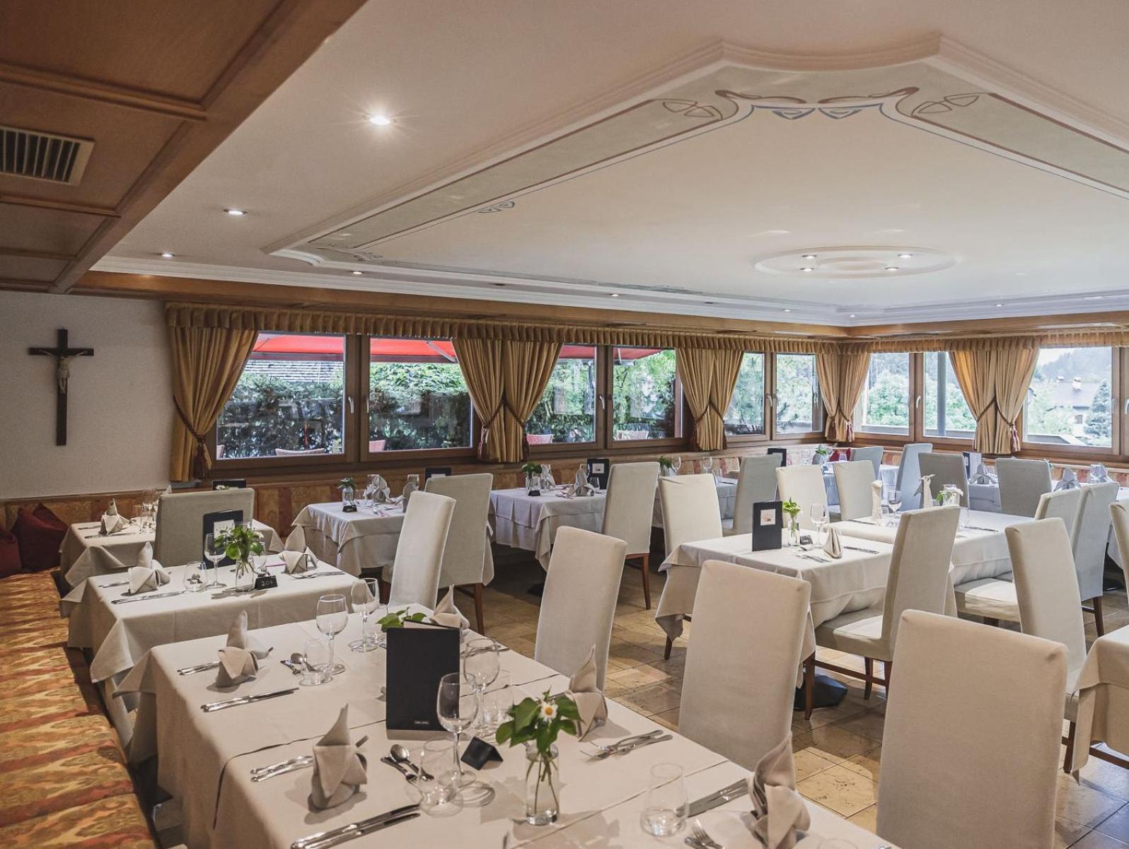 Hotel Broetz Rasun di Sotto Bagian luar foto