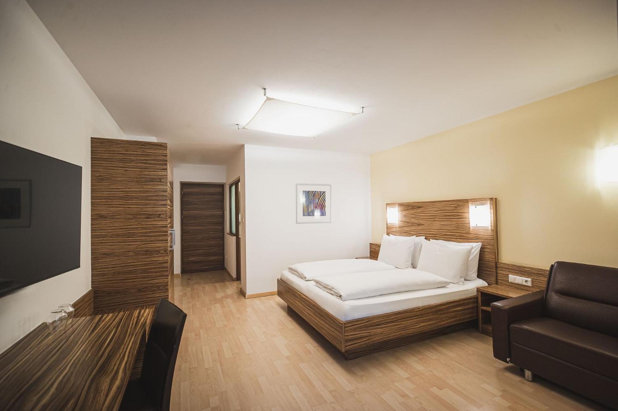 Hotel Broetz Rasun di Sotto Bagian luar foto