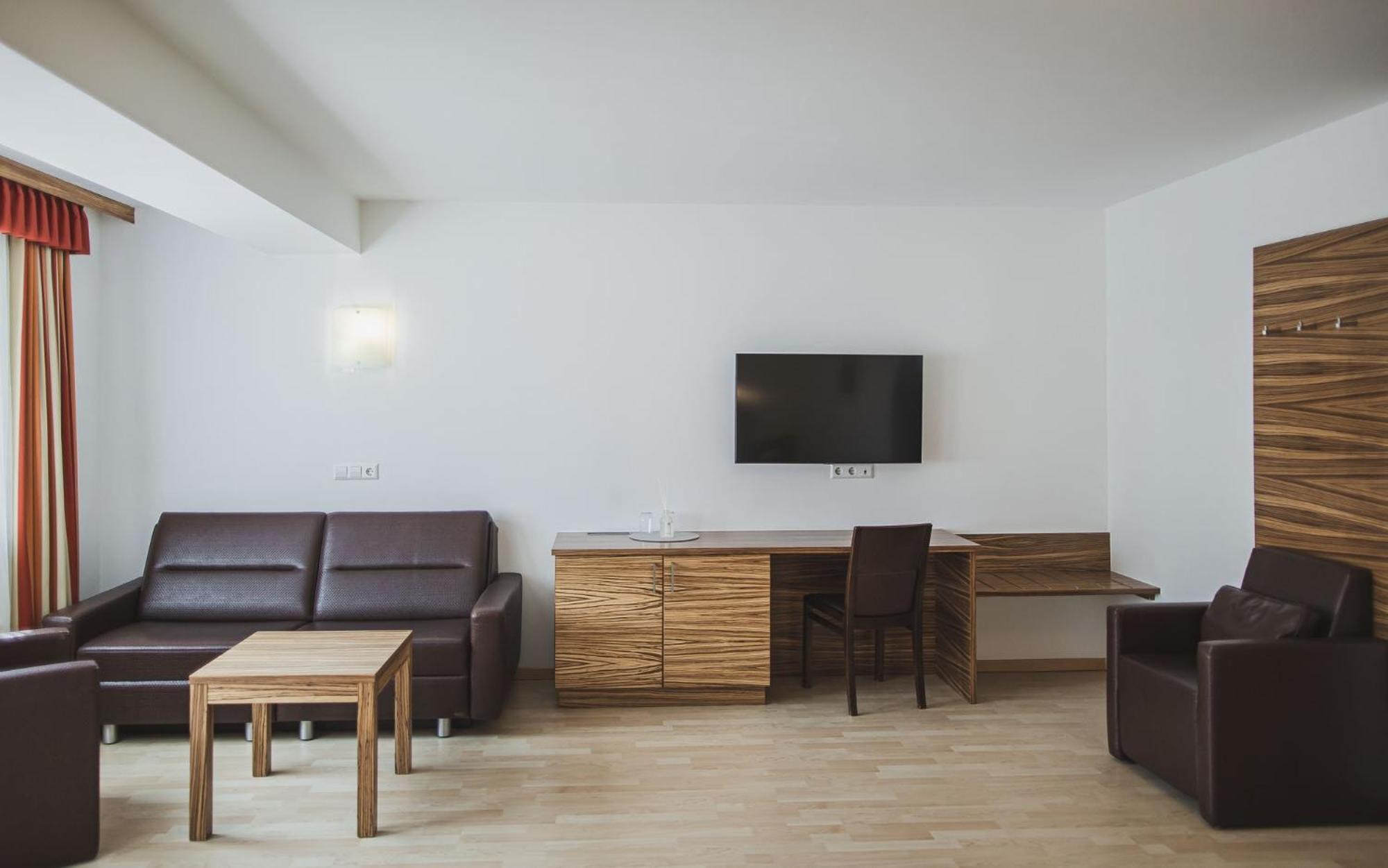 Hotel Broetz Rasun di Sotto Bagian luar foto