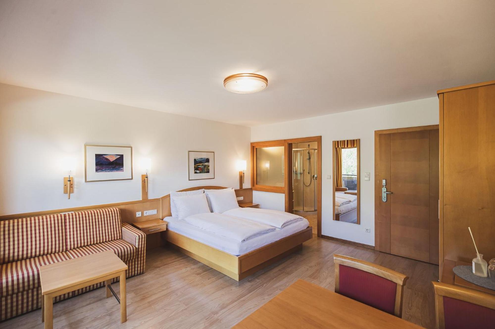 Hotel Broetz Rasun di Sotto Bagian luar foto
