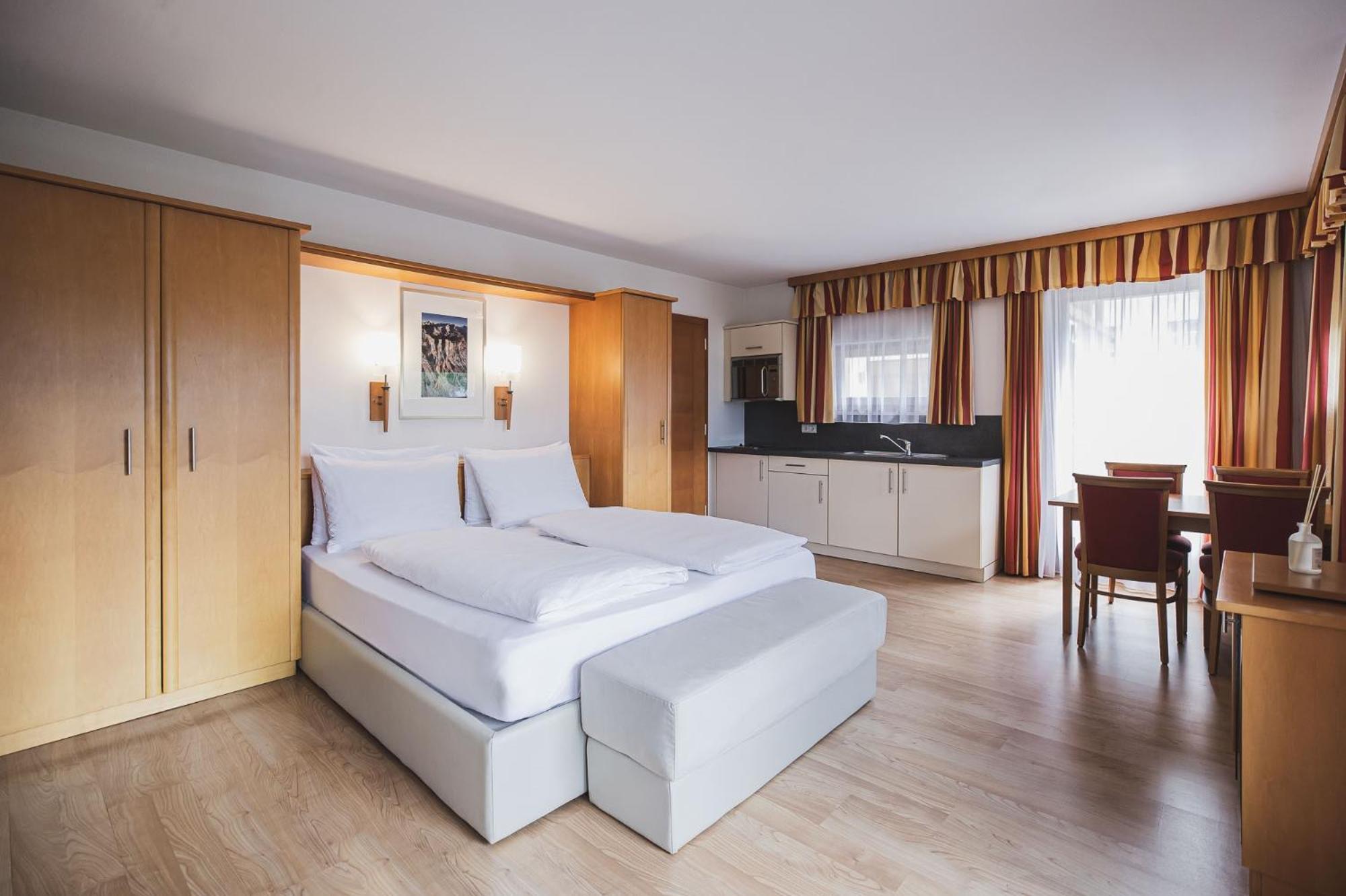 Hotel Broetz Rasun di Sotto Bagian luar foto